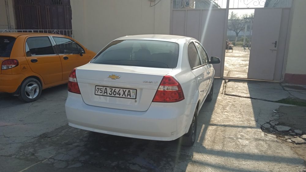 Автомашина Нексия 3