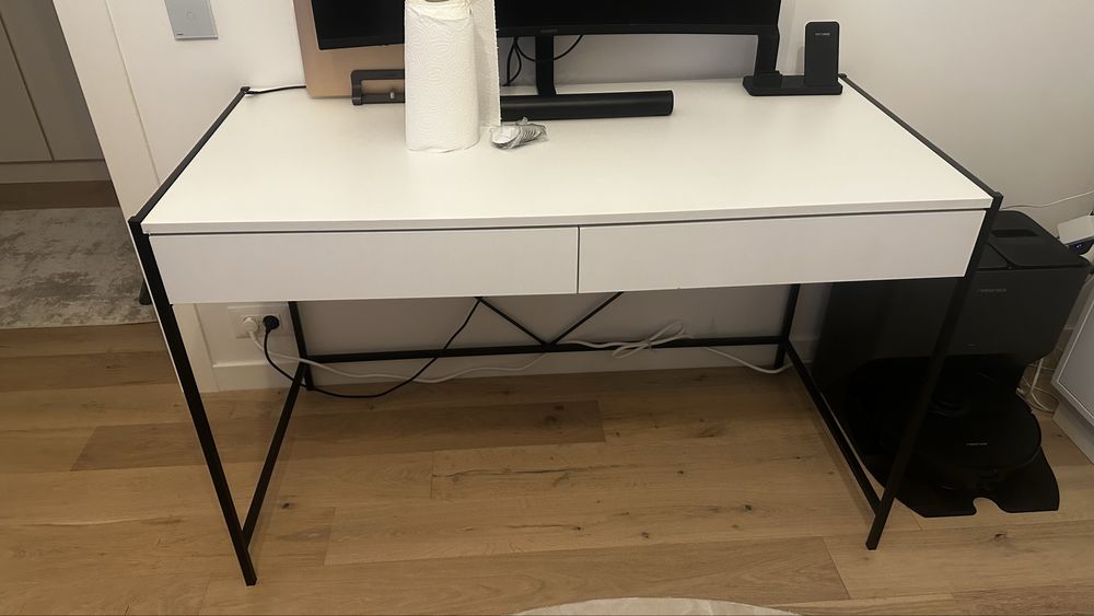 Vând 2 birouri moderne – stil scandinav – stare foarte bună