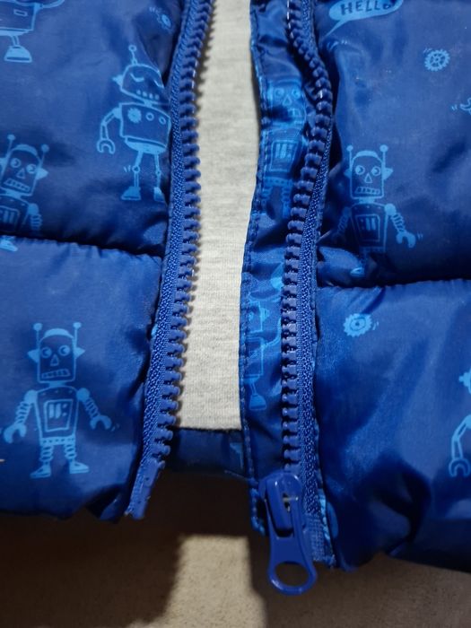 Продаются жилетка и штанишки на 3-4 года