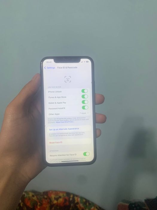 iphone X 64          n