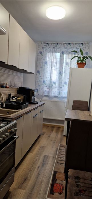 Proprietar închiriez apartament  3 camere mobilat și utilat ,zonă centrală în Cluj-napoca  pe str.  Horea.