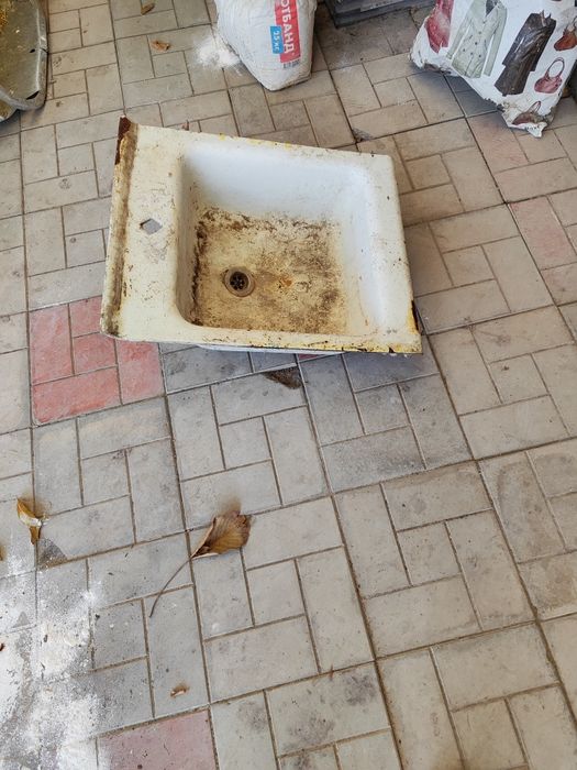 Chugunni rakvinalar sotiladi 10 ta bor xolati yaxshi