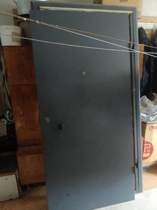 Дверь входная железная