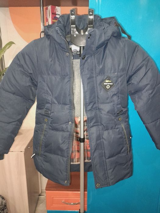 Зимняя теплая куртка для мальчика.