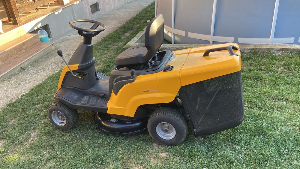 Vand tractor pentru tuns iarba