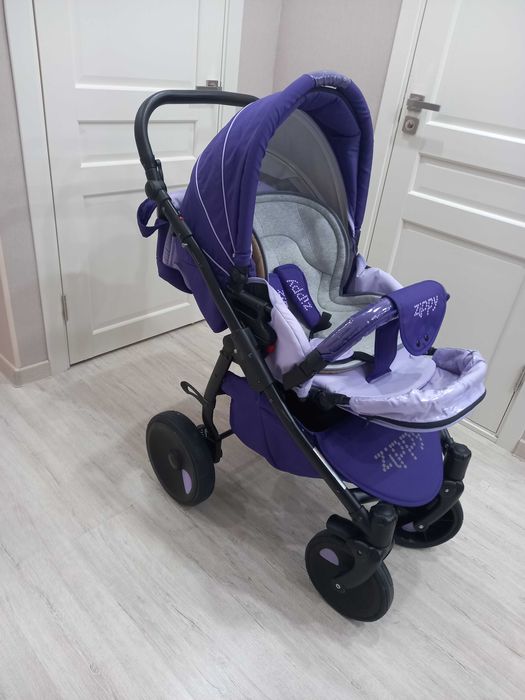 Коляска  zippy tutis 3 в 1