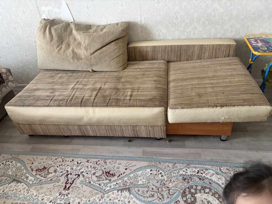 Маленький диван