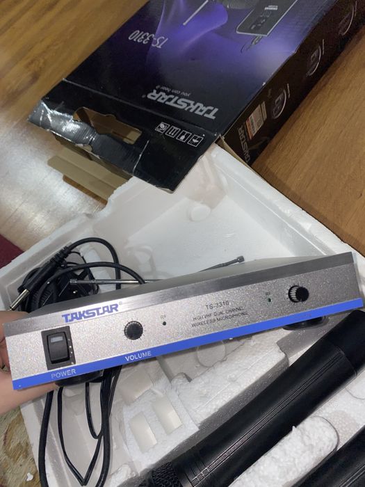 Радиомикрофон Takstar TS-3310