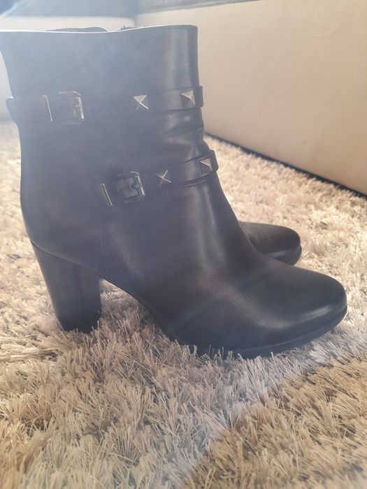 Vând ghete piele dama scurte cu toc mas.37 noi