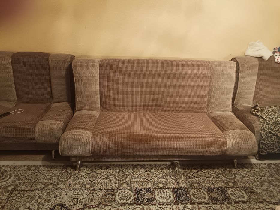 Диван и два кресла