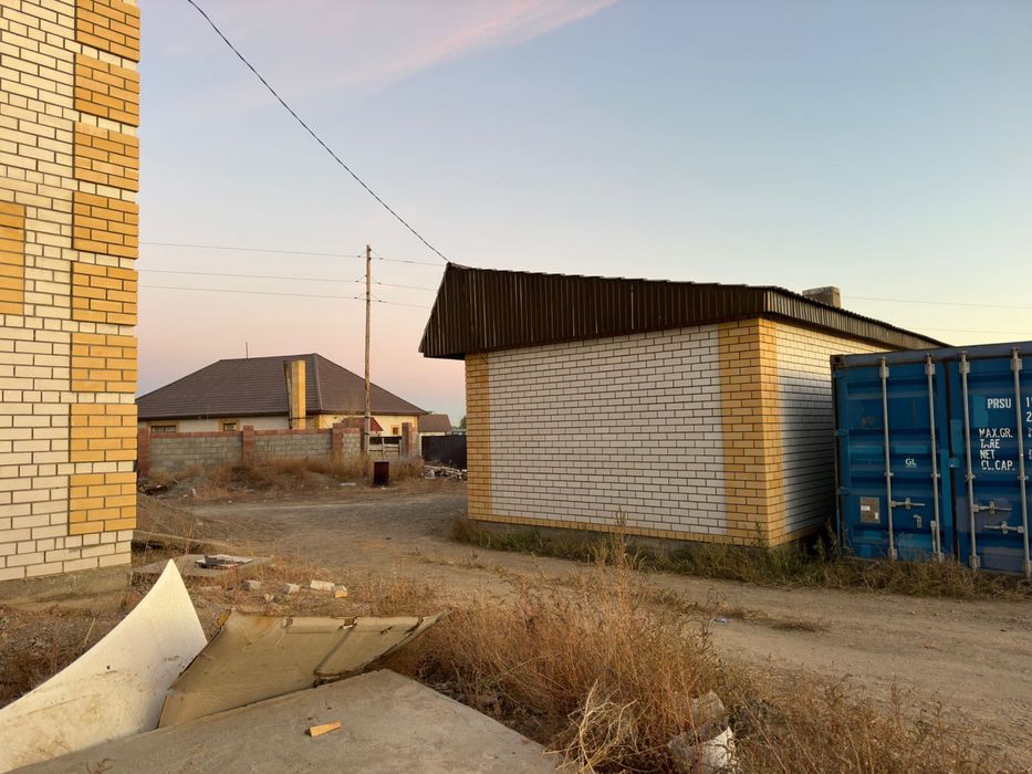 Продается черновой дом с участком