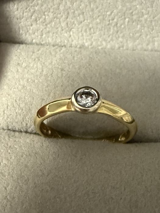 Бриллиантовое кольцо 750 пробы