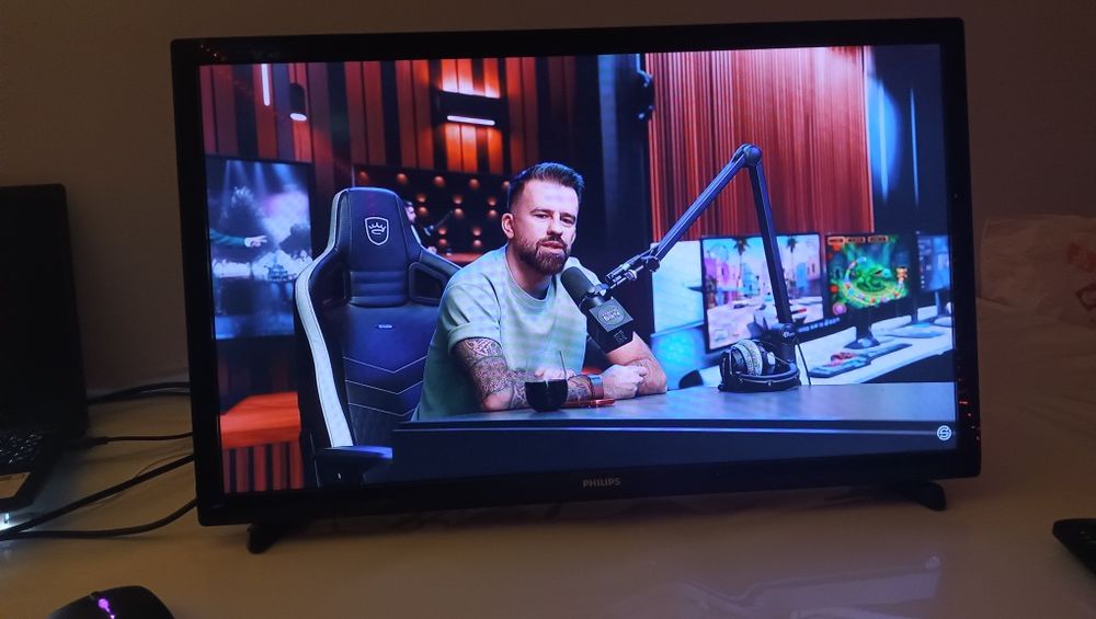 Televizor Philips led 61 cm