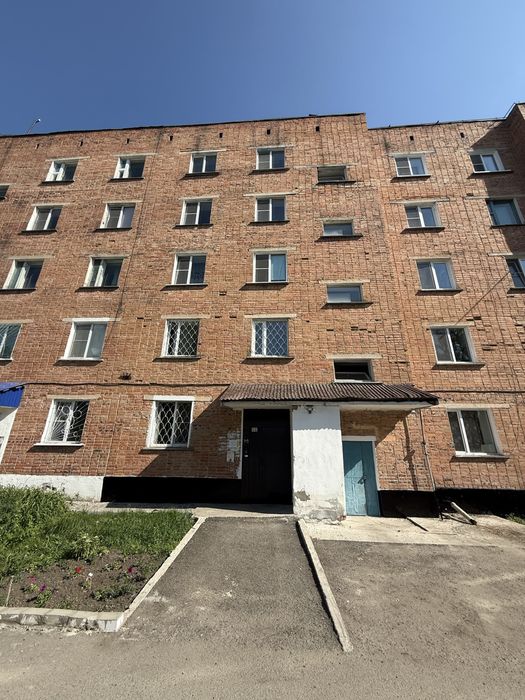 Продам квартиру 3-х комнатную