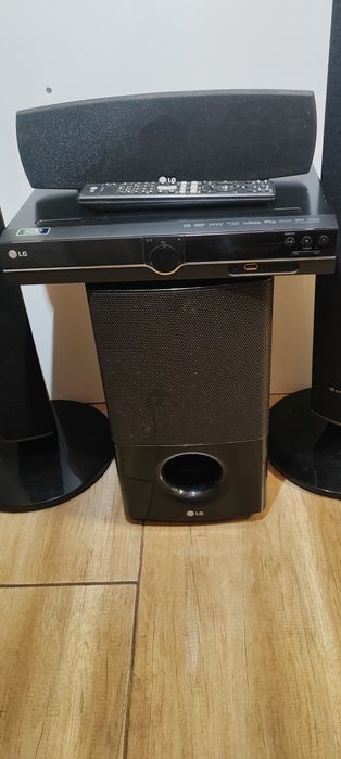 Home cinema 5.1  LG HT355SD