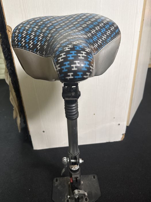 Сидение для электросамоката