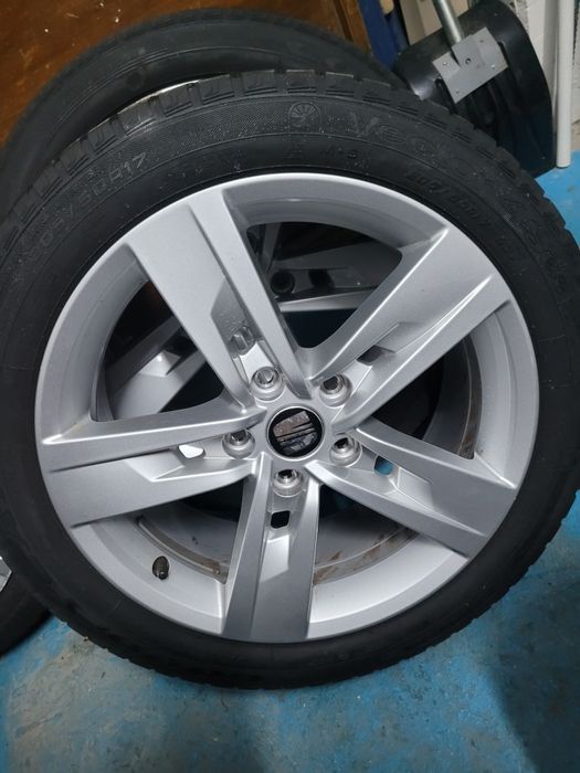 Jante Seat Leon FR 5F  R17  7J  et 49 cu anv iarna 205 50 17 Goodyear