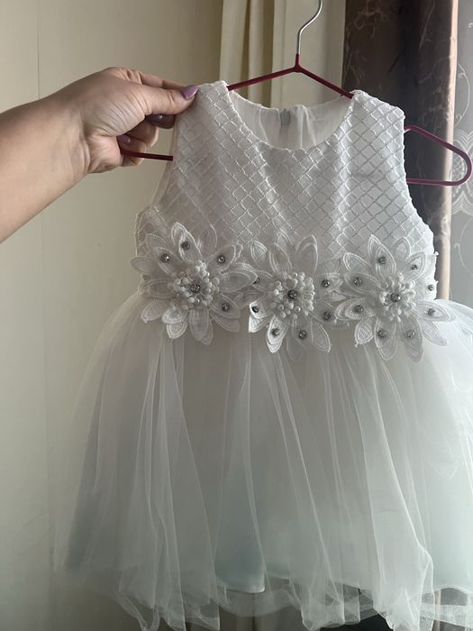 Продам платья растовки разные