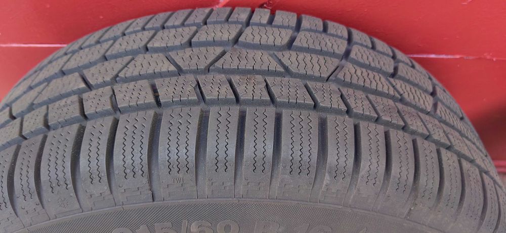 vând 4 roți iarna Passat B8 215/60/16