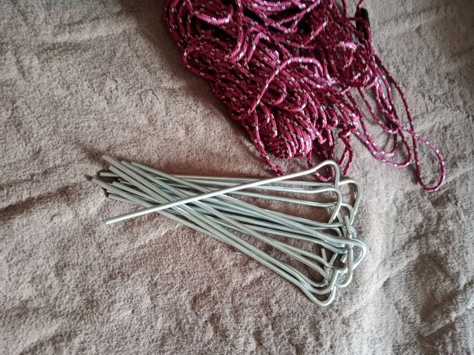 Веревки, колышки в чехле.