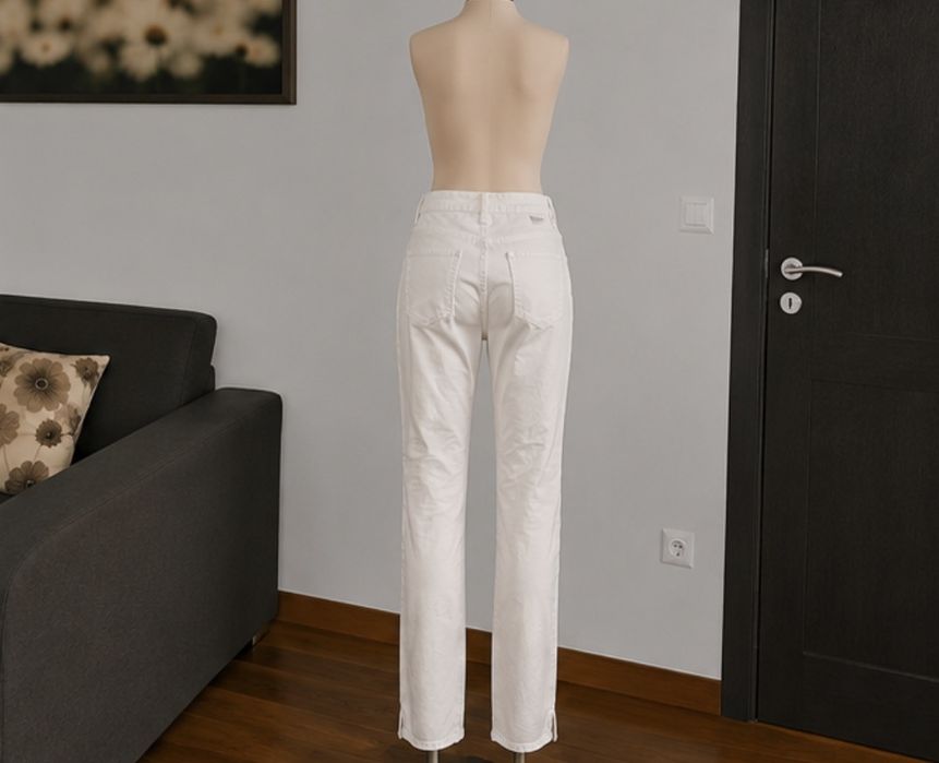 Pantaloni albi eleganti
