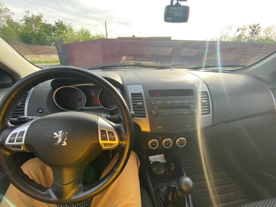 PEUGEOT 4007 2008 — imagine 5