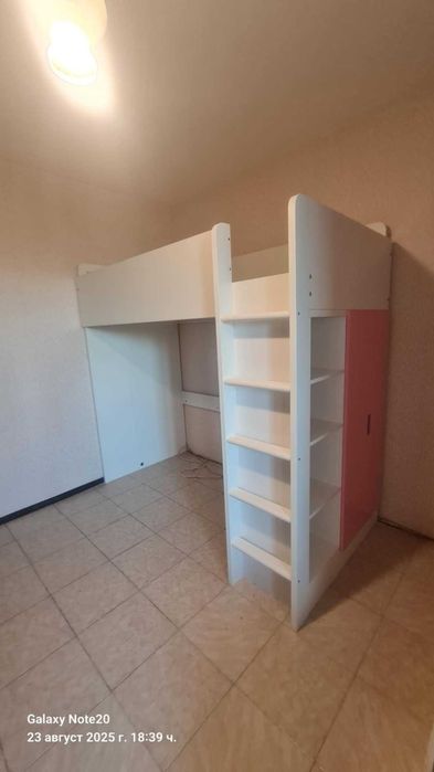 Високо легло Икеа Стува със матрак