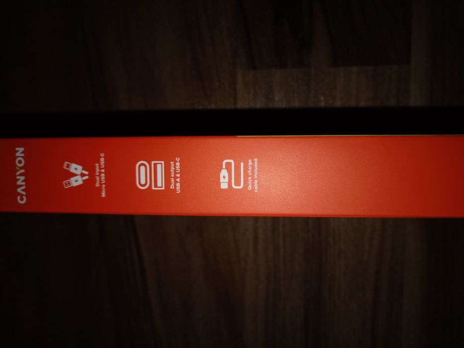 Външна батерия CANYON PB-107 Power bank 10000mAh, цвят - черен