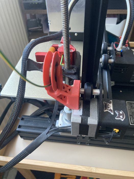 Imprimanta 3D Creality Ender 3  Pro cu diverse accesorii