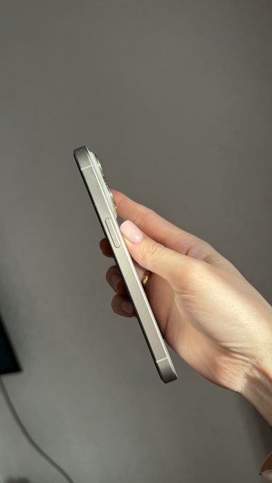 Продам iPhone 15 pro 128 гб