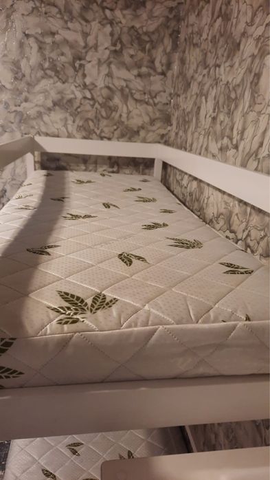 Двухъярусная кровать б/у