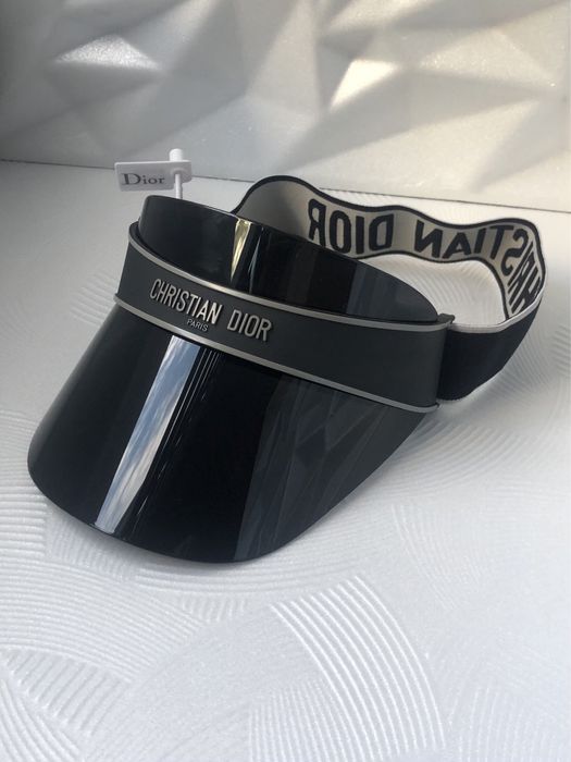 Козирка с УВ 400 защита 2 цвята черна