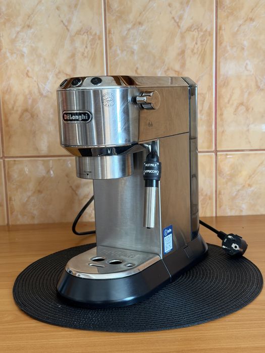 Delonghi Dedica Style + rasnita + accesorii