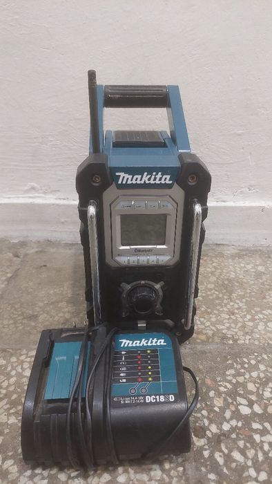 Radio makita defect