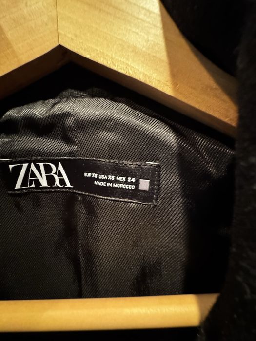 Палто на Зара цена 40€