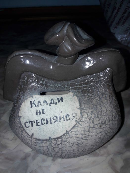 мишура, маски, игрушки