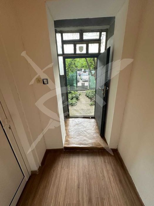 Дава се под наем Къща в София, Красно село - 100 кв.м за 762.96 € - Снимка #1