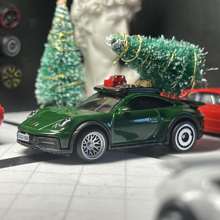 Hot Wheels Christmas Customs