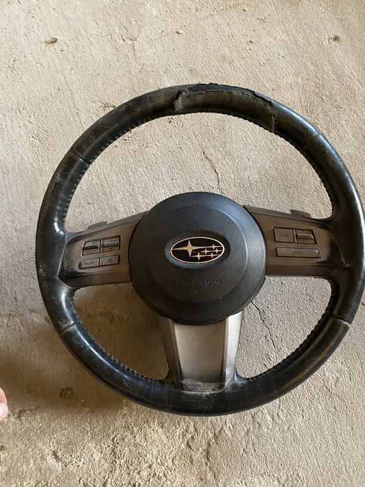 Продам руль на Субару