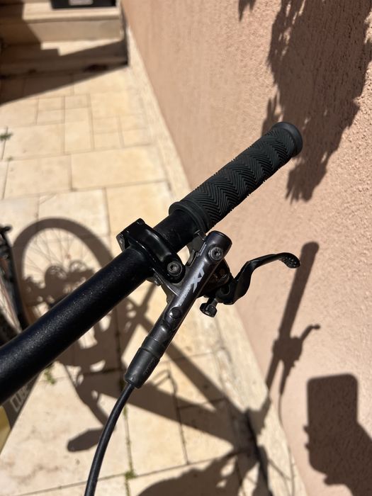Bicicleta Cube carbon cadru L roti pe 29