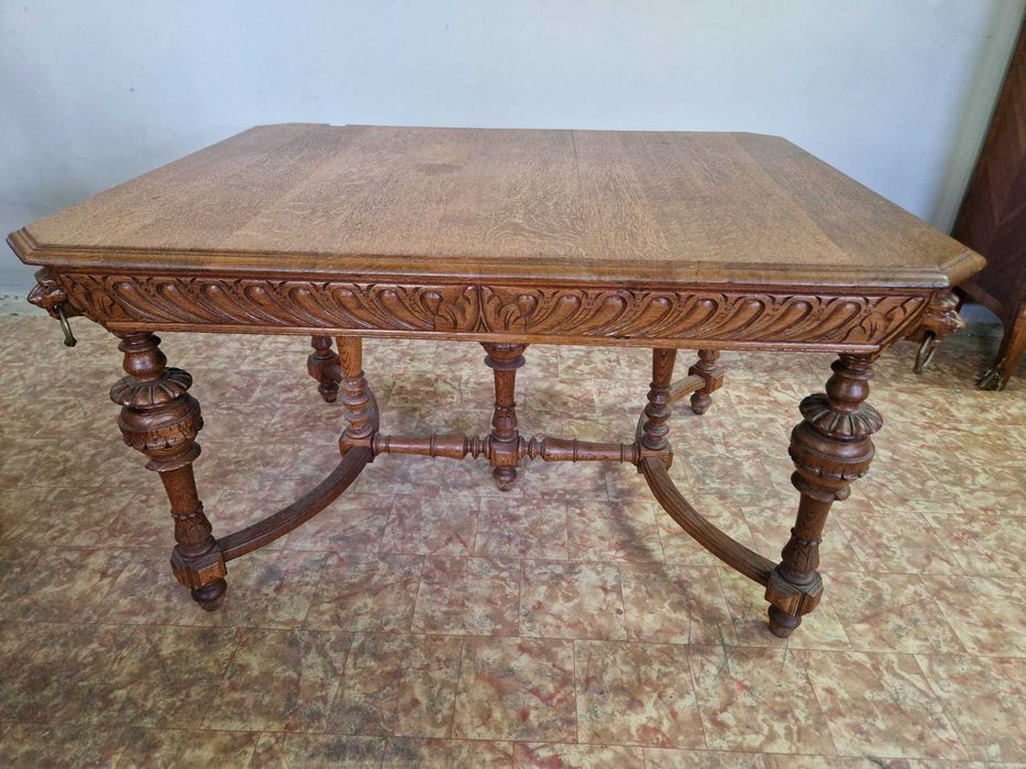 Великолепно резбована френска ренесансова трапезна маса