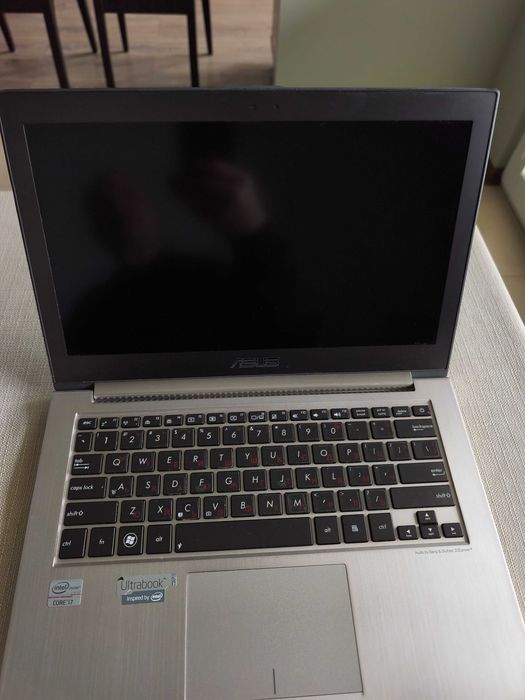 Asus UX31A Notebook на части