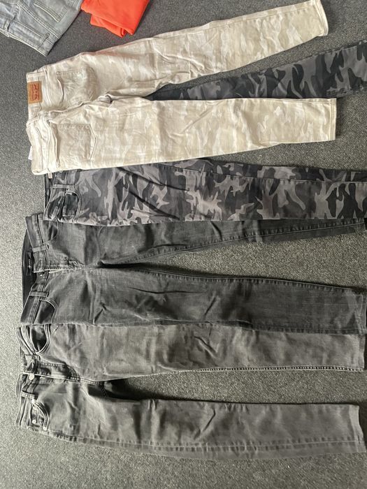 Продам женские джинсы