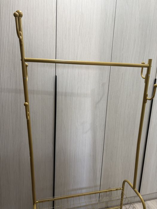 Вешалка напольная (стойка для вещей)