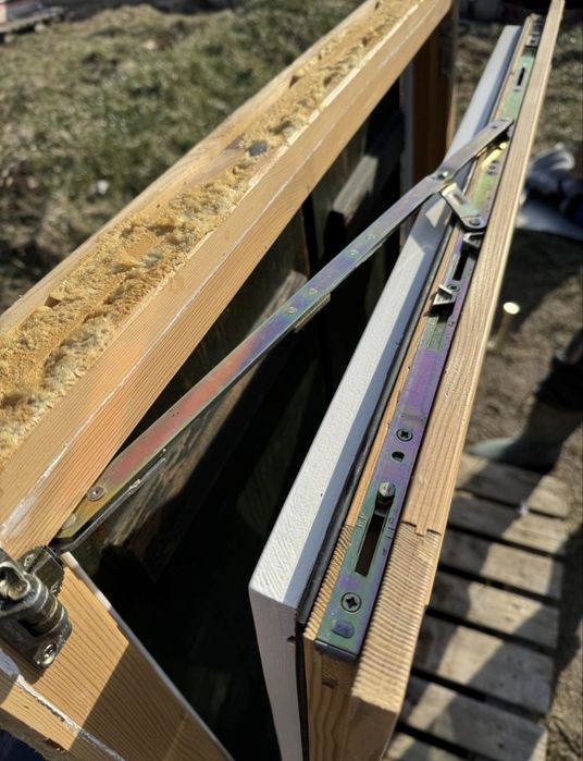 FEREASTRA LEMN  geam termopan obloane H 124 x L 97 Germania