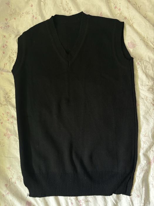 жилет с v-вырезом