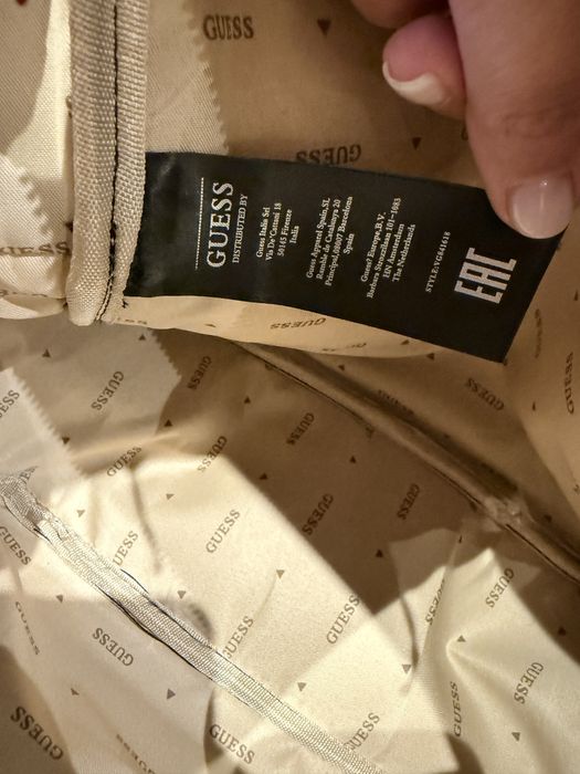 Дамска раница Guess