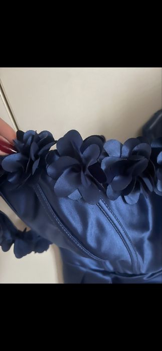 Тъмносиня абитуриентска рокля