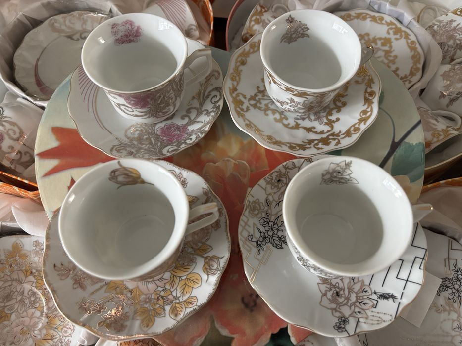 Продавам порцеланов сервиз за кафе - 4 броя