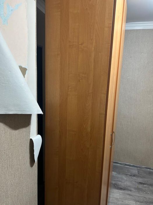 Шифоньер  высокий угловой